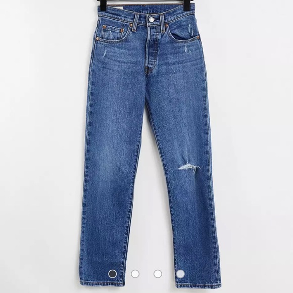 Levi’s 501 High Rise Rip Knee Straight Leg Crop